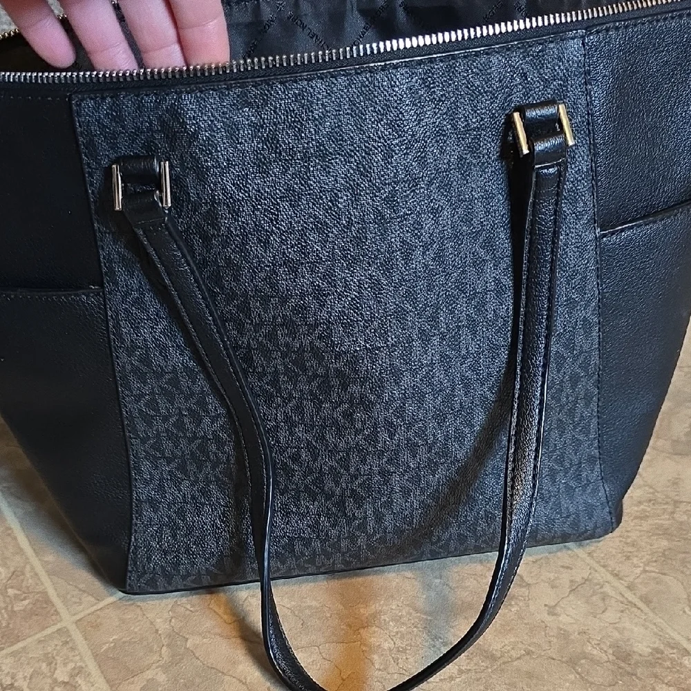 Michael Kors Black and Gray Tote Bag - Picture 5 of 11